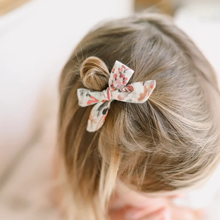 chic metal hairbands for elegance-Josie Joan's Petite Hair Clip Bow - Stella